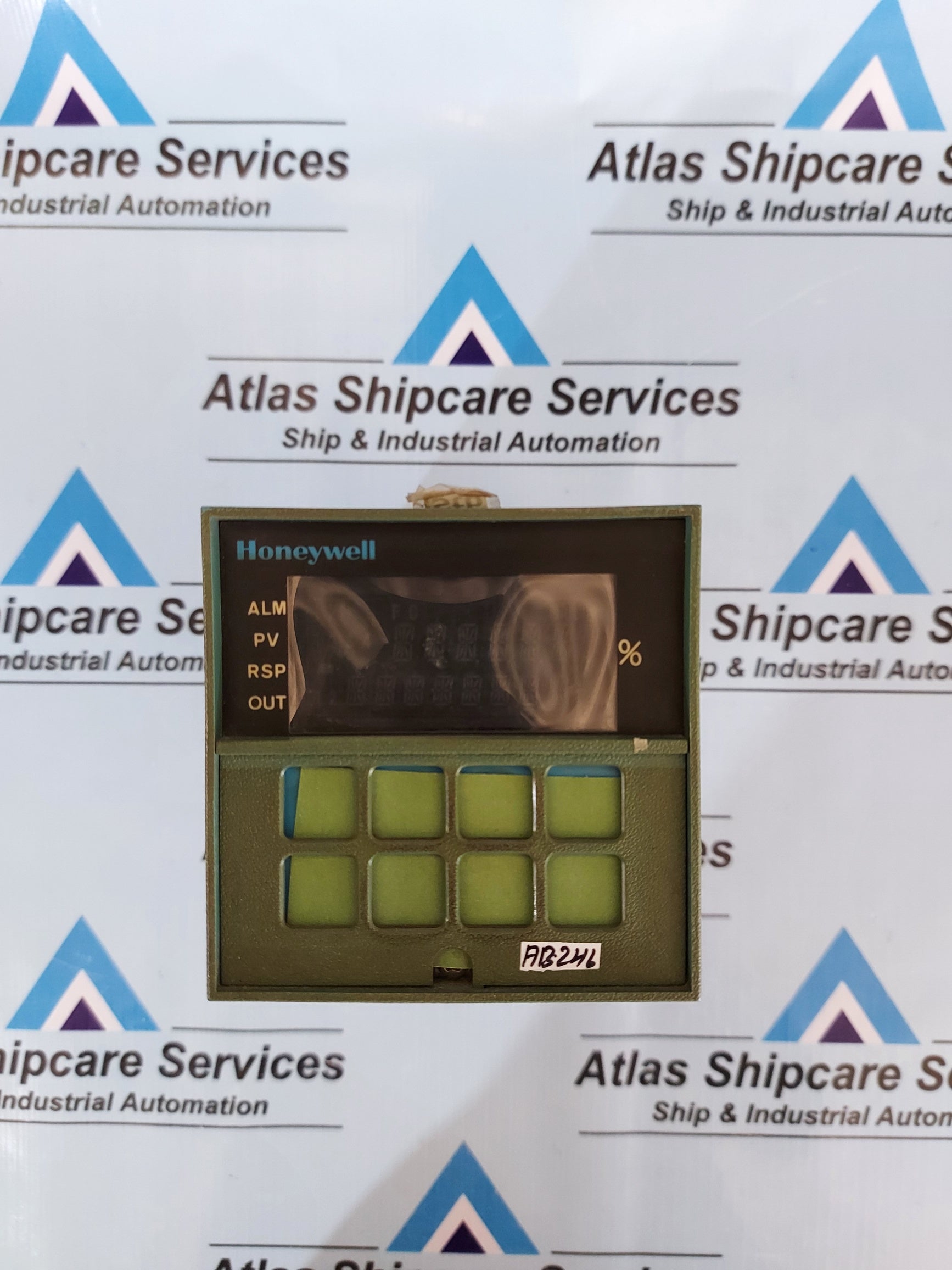 HONEYWELL DC3002-0-000-2-00-0111 TEMPERATURE CONTROLLER